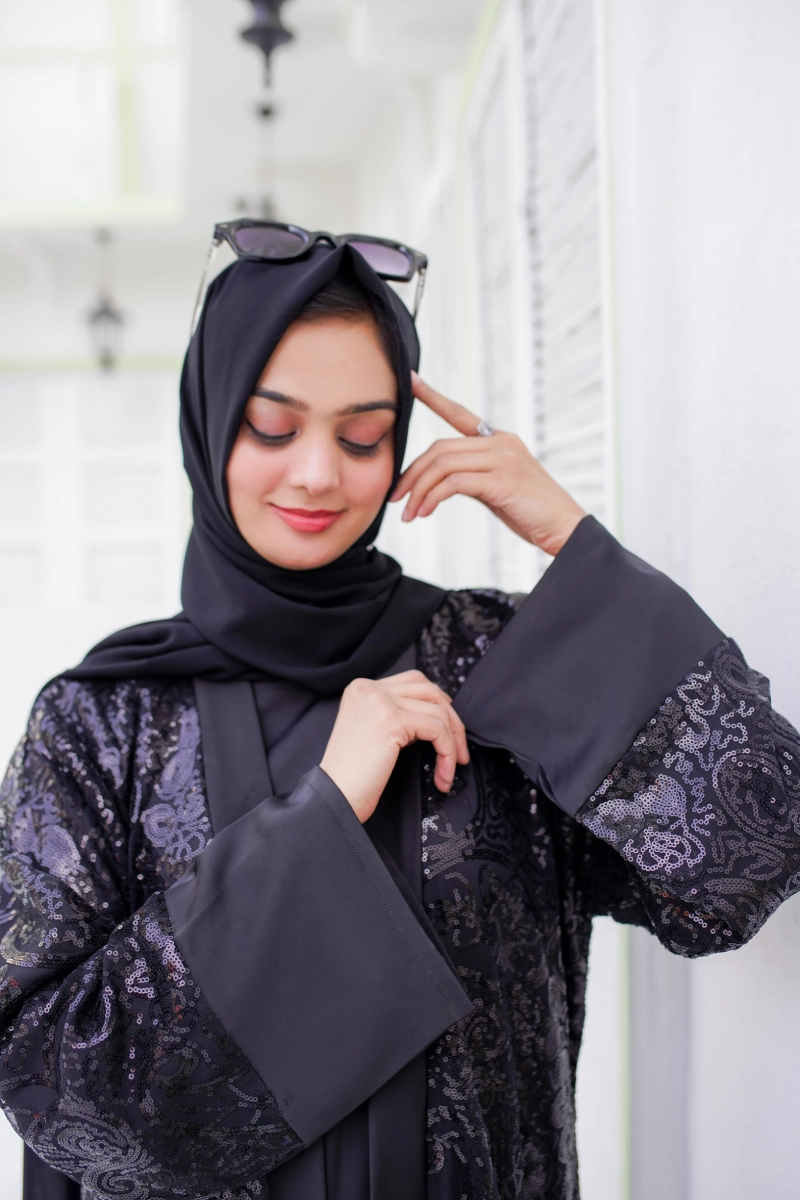 Black Sequin Open Abaya - Image 3