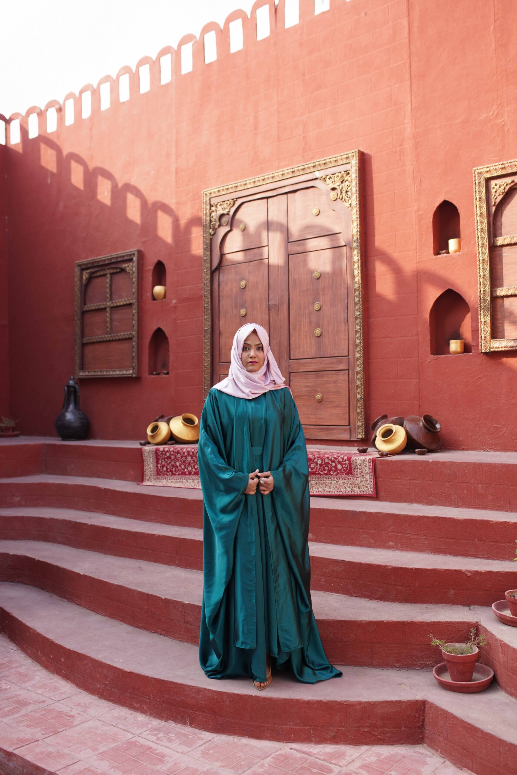 Emerald Arabic Silk Abaya - Image 2